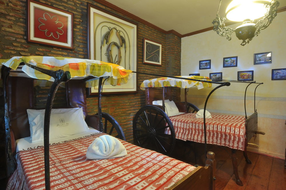 Zen Rooms Grandpa'S Inn Vigan Bagian luar foto